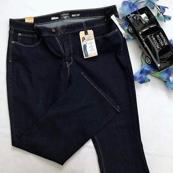 Levi's NWT Dark Wash Shaping Boot Cut Jeans Women 24W Short - Picture 4 of 10